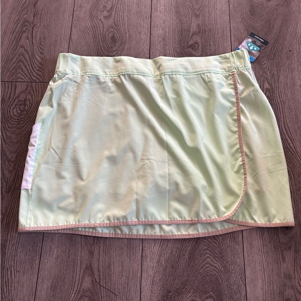 Columbia Light Green Athletic Skort